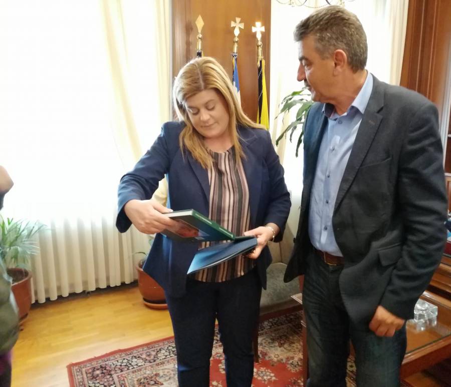 Συνάντηση δημάρχου Γρεβενών με την Υφυπουργό Μακεδονίας – Θράκης