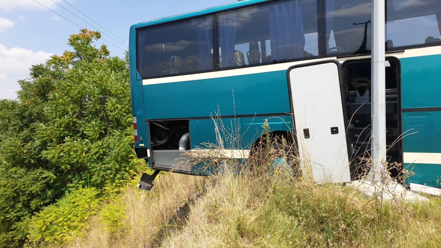 ΓΡΕΒΕΝΑ: Άγιο είχαν επιβάτες λεωφορείου του ΚΤΕΛ Κέρκυρας, παραλίγο να πέσει σε γκρεμό (VIDEO)
