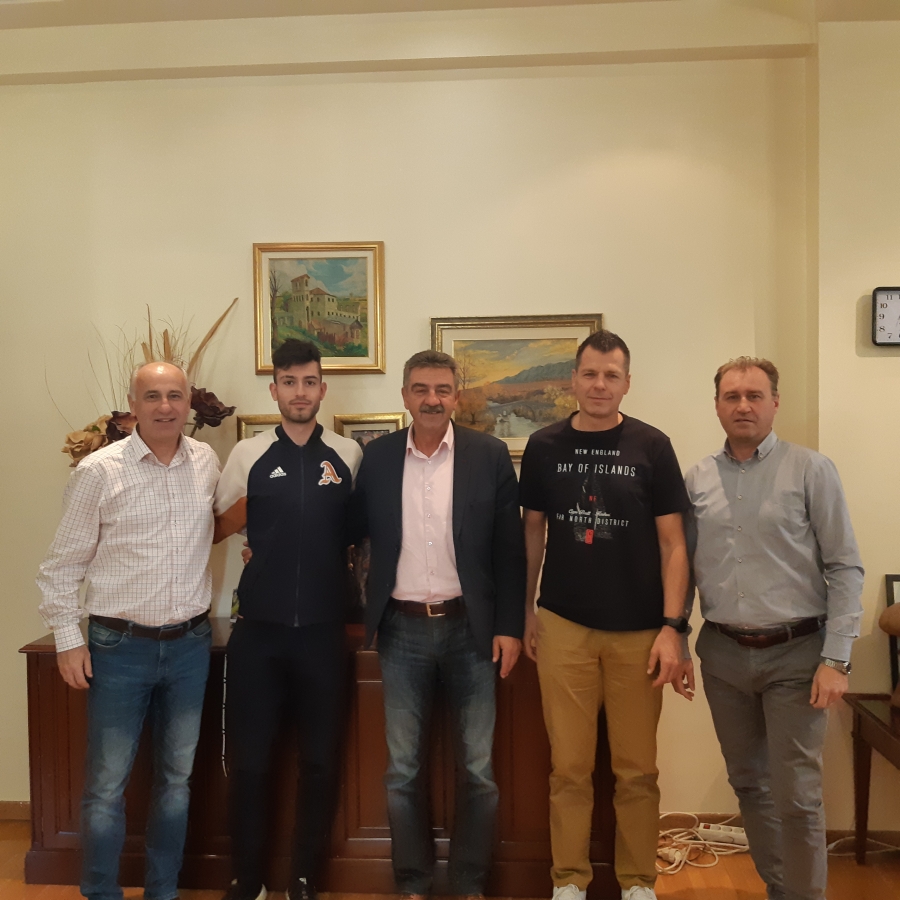 Επίσκεψη του Πρωταθλητή Ευρώπης Μίλτου Τεντόγλου στον Δήμαρχο Γρεβενών