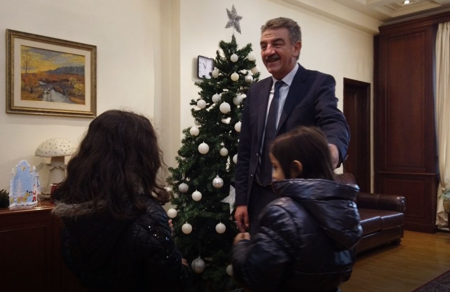 Το χριστουγεννιάτικο μήνυμα του Δημάρχου Γρεβενών Γιώργου Δασταμάνη (VIDEO)