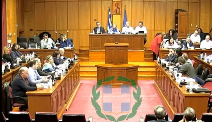 Χαμός στο Περιφερειακό Συμβούλιο.. (VIDEO)