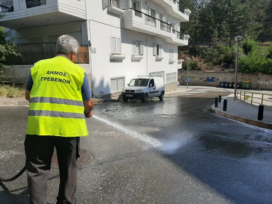 Στους δρόμους οι υδροφόρες του Δήμου Γρεβενών-Ξεκίνησαν από σήμερα εντατικές εργασίες καθαρισμού όλης της πόλης