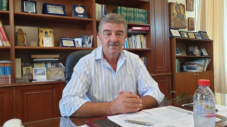 Ο δήμαρχος Γρεβενών Γιώργος Δασταμάνης, μιλάει για την 44χρονη που βρέθηκε θετική στον κορωνοϊό (VIDEO)
