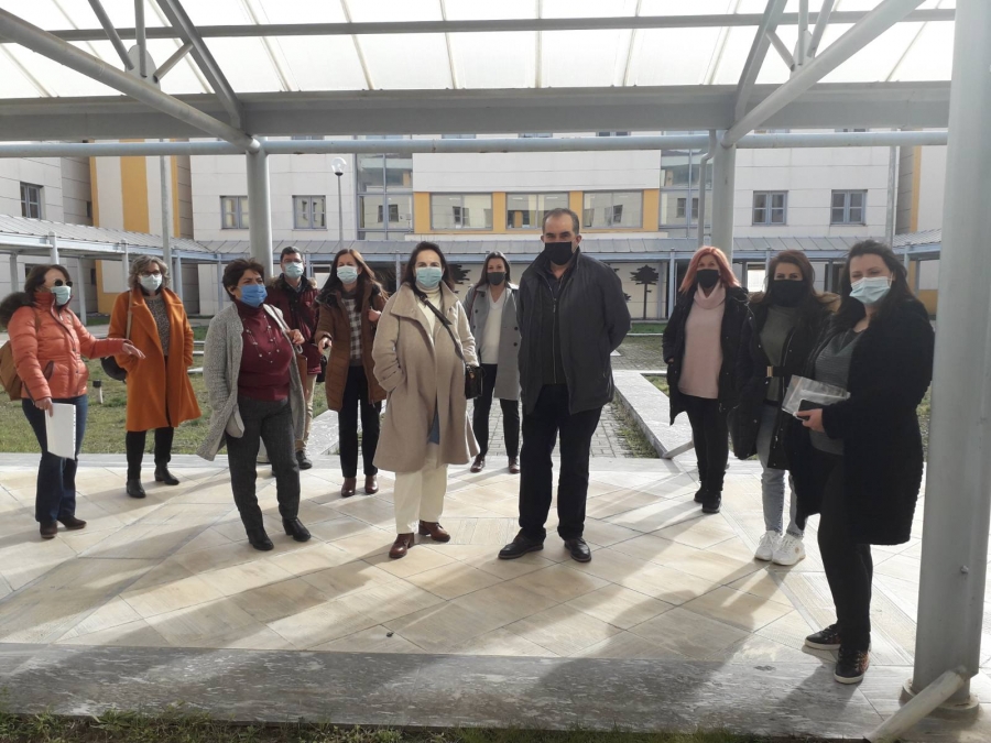 Σύλλογος Δασκάλων και Νηπιαγωγών Ν. Γρεβενών: παράσταση διαμαρτυρίας για την αλλαγή της ώρας αποχώρησης από το Νηπιαγωγείο και την αύξηση του ωραρίου