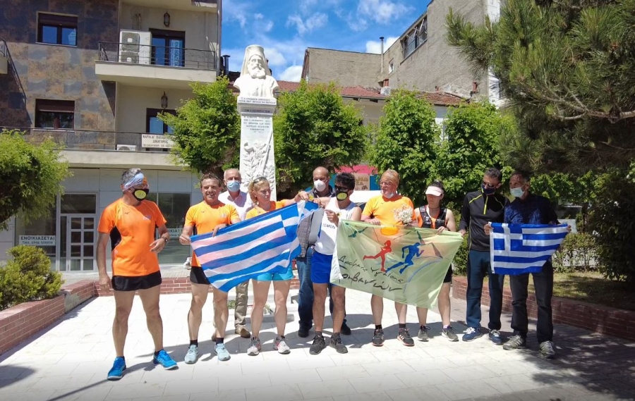 ΓΡΕΒΕΝΑ: ο Δυτικομακεδόνας δρομέας Γιώργος Ζαχαριάδης, σε μια Πορεία Μνήμης και Τιμής (VIDEO)