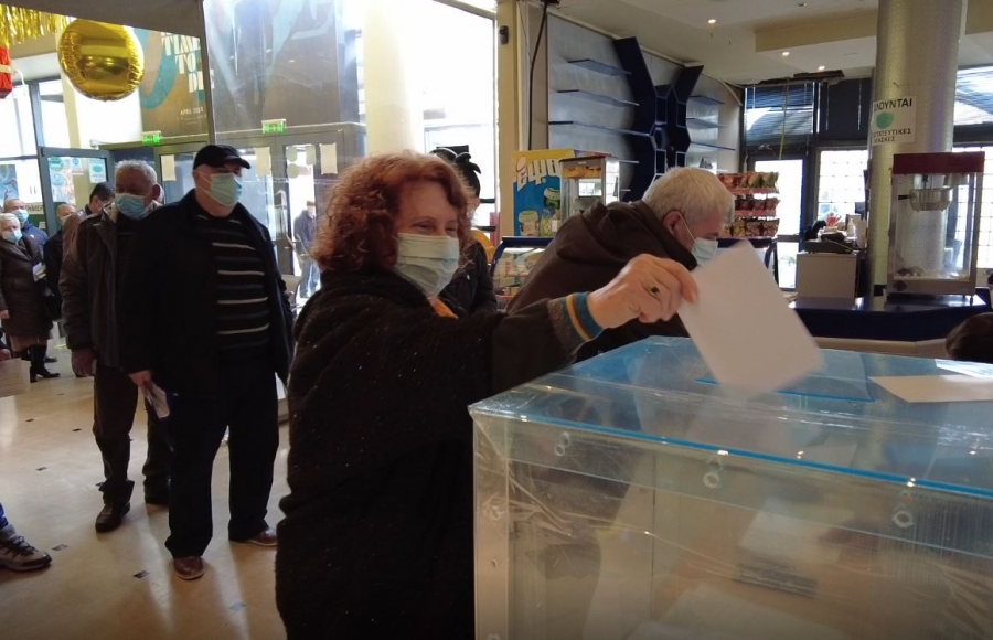 ΓΡΕΒΕΝΑ: Μεγάλη προσέλευση στις εκλογές του ΚΙΝΑΛ (VIDEO)