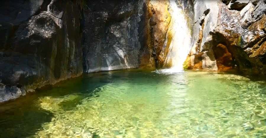 Δήμος Γρεβενών: «Ταξιδεύω Γρεβενά» – Κολύμπι στους Καταρράκτες Μεσολουρίου (Βίντεο)
