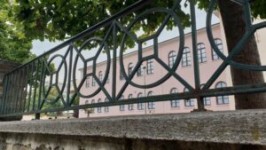 ΣΥΛΛΟΓΟΣ ΔΑΣΚΑΛΩΝ & ΝΗΠΙΑΓΩΓΩΝ: Τα σχολεία δεν είναι το παιχνίδι  μουσικές καρέκλες,  (για να λειτουργούν ανάλογα με τι περισσεύει)