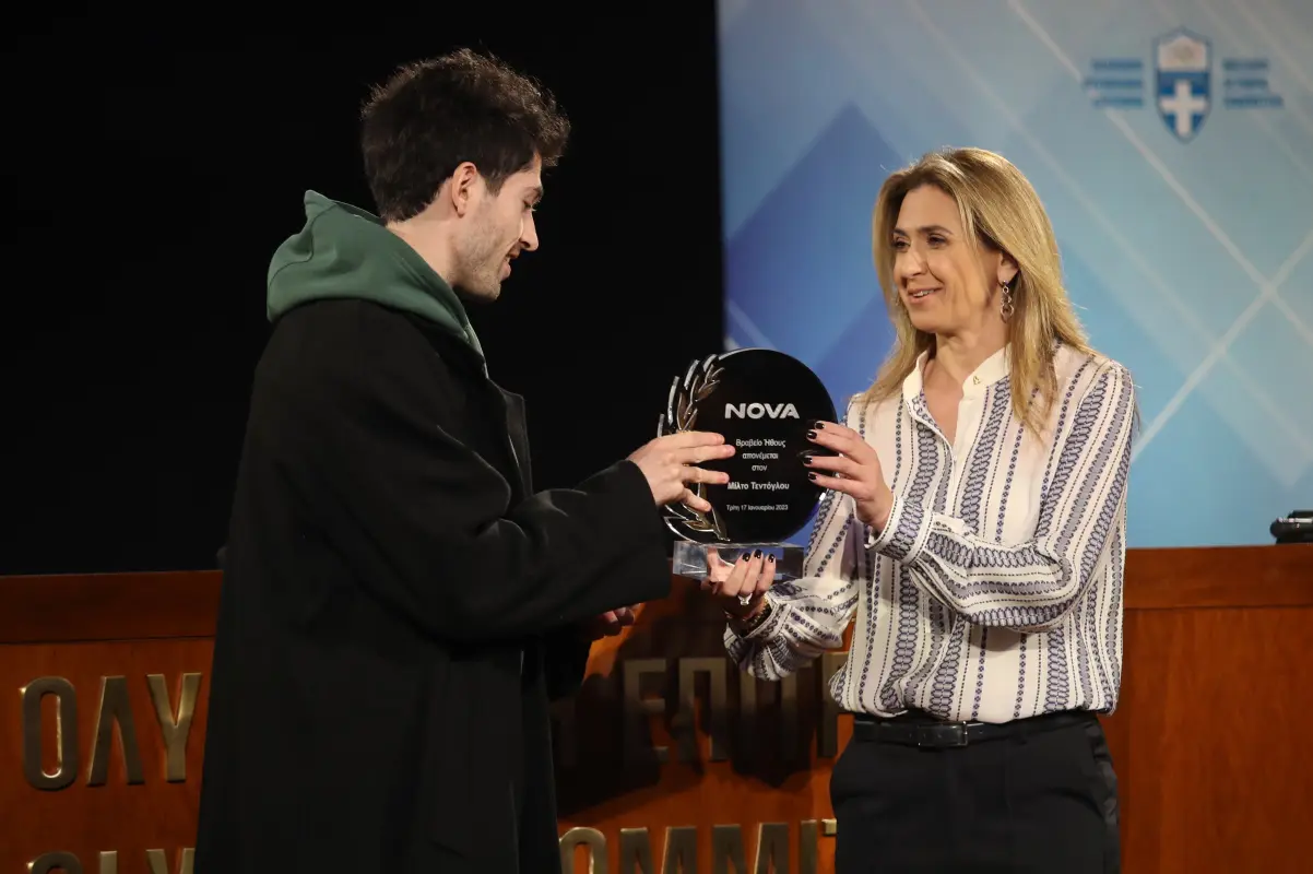 Ο Μίλτος Τεντόγλου τιμήθηκε με το Βραβείο Ήθους Nova