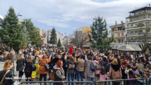 Αποκριά στα Γρεβενά: «Ανιματέρ και Ξυλοπόδαροι» στην Πλατεία Αιμιλιανού (VIDEO & Φωτογραφίες)