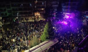 Ο Δήμος Αναστασιάδης «απογείωσε» τα Γρεβενά! – «Βούλιαξε» από κόσμο η κεντρική πλατεία Αιμιλιανού (Βίντεο+Φωτογραφίες)