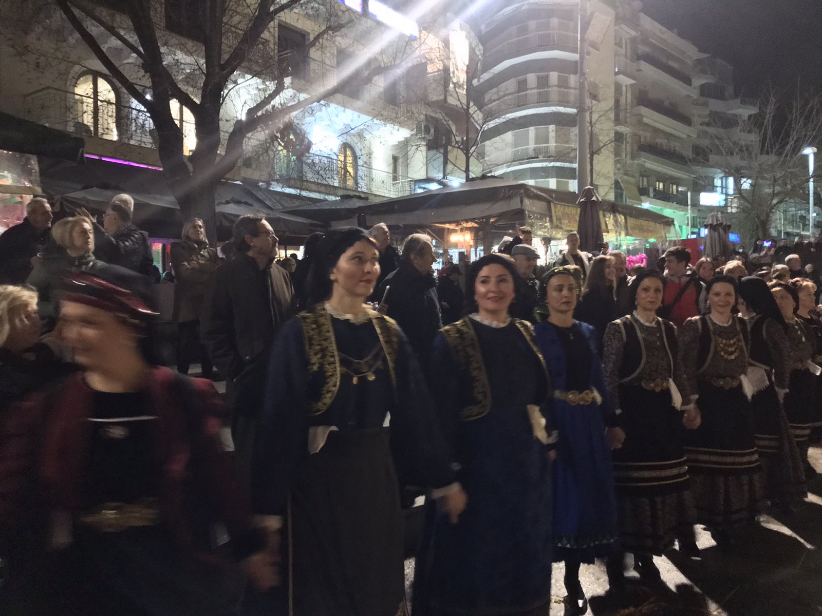 Βραδιά Γρεβενιωτών, η σημερινή (24/2), στην κεντρική πλατεία Κοζάνης (Βίντεο & Φωτογραφίες)