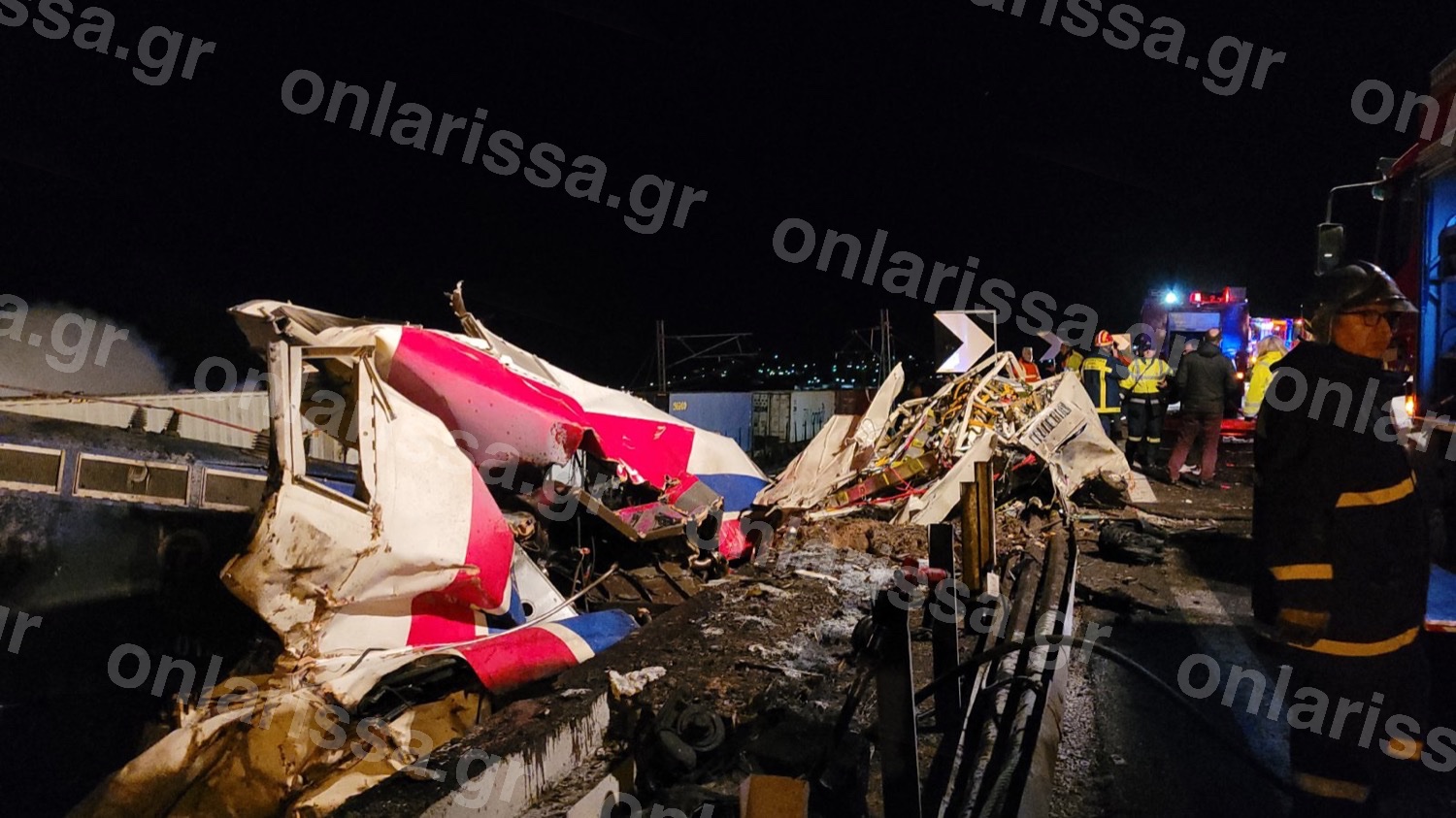 ΕΚΤΑΚΤΟ: Σύγκρουση αμαξοστοιχιών έξω από τη Λάρισα – Αναφορές για νεκρούς και πολλούς τραυματίες