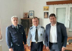 Επίσκεψη του υπ.βουλευτή Θανάση Σταυρόπουλου στο Αστυνομικό Τμήμα, το Κέντρο Υγείας και το Πυροσβεστικό Κλιμάκιο Δεσκάτης