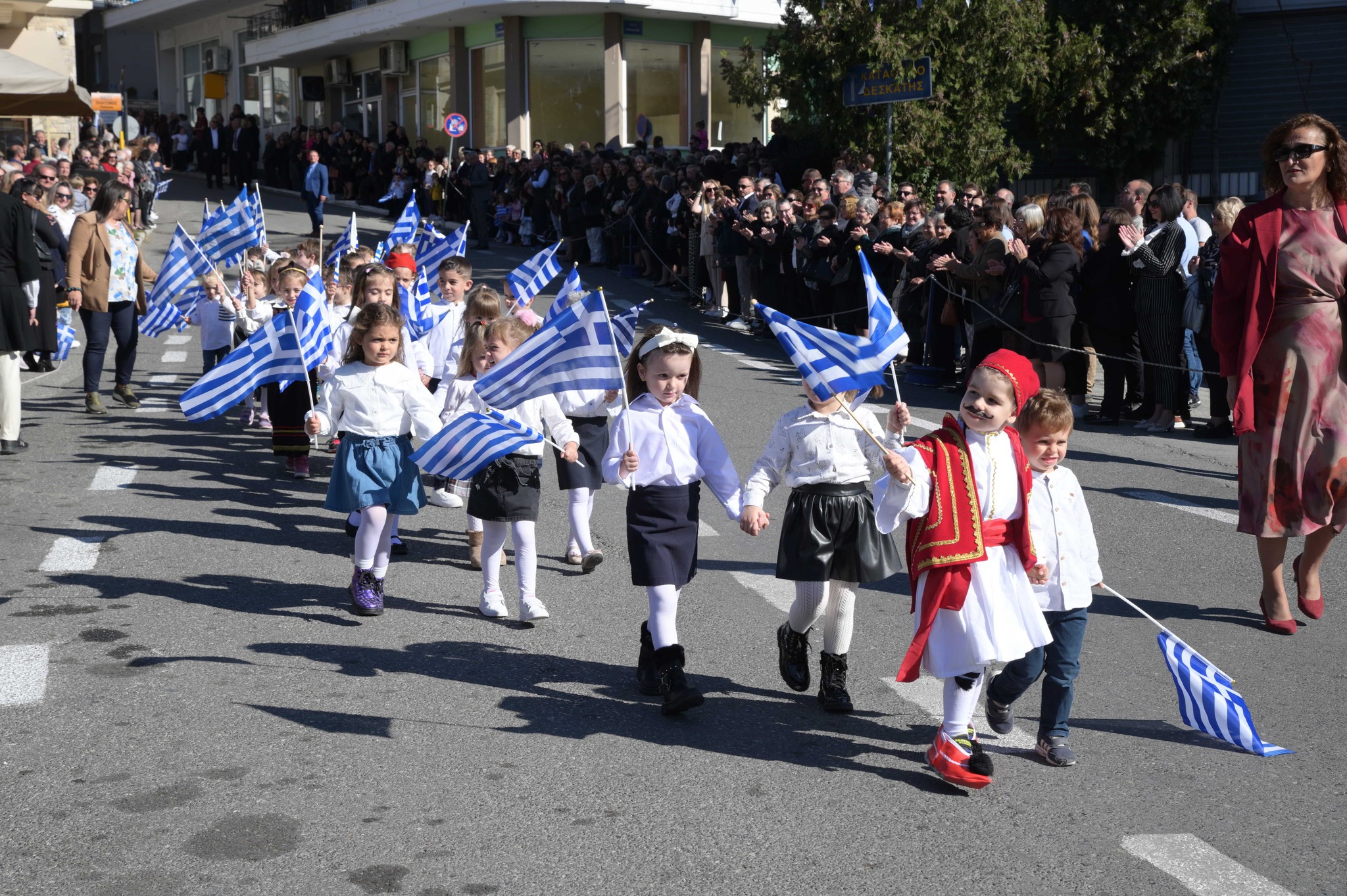 Με λαμπρότητα γιορτάστηκε και φέτος στο Δήμο Δεσκάτης η ιστορική επέτειος της 28ης Οκτωβρίου 1940.