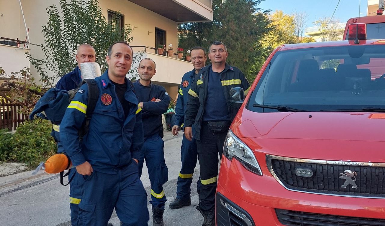 Φωτιά στο Παγγαίο: 7 πυροσβέστες απο τα Γρεβενά στην προσπάθεια της κατάσβεσης