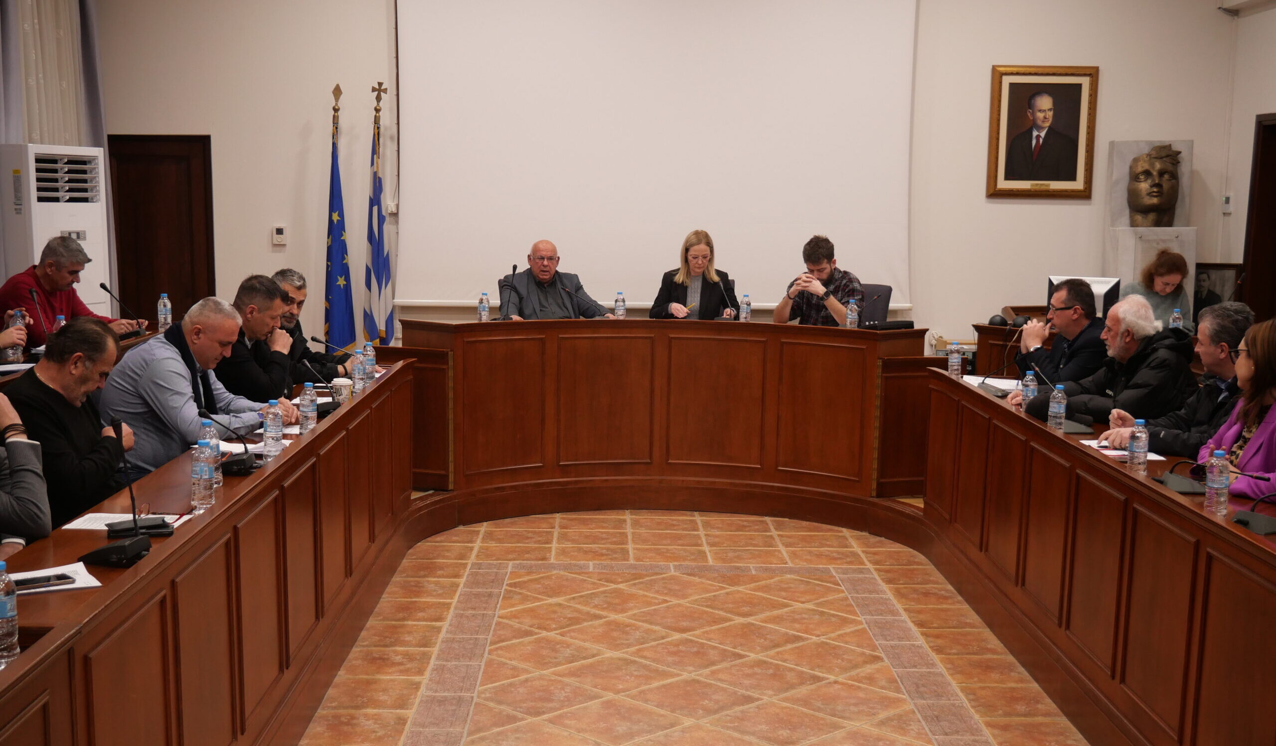 <strong>Ομόφωνο «ΟΧΙ» από το Δημοτικό Συμβούλιο Γρεβενών στην υποβάθμιση σχολικών μονάδων</strong>