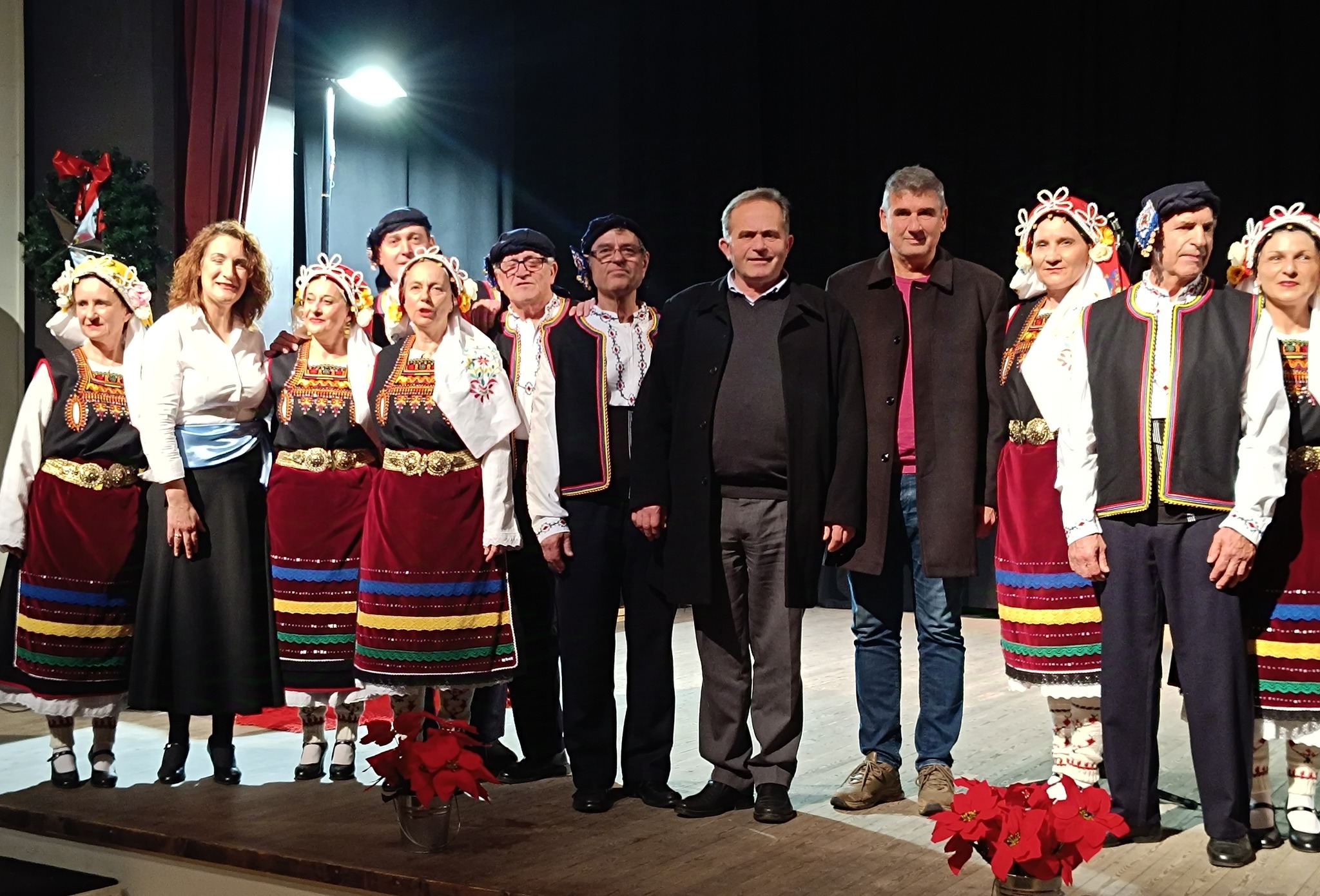 «Χριστούγιννα, Πρωτούγιννα, τώρα Χριστός γιννιέτι»