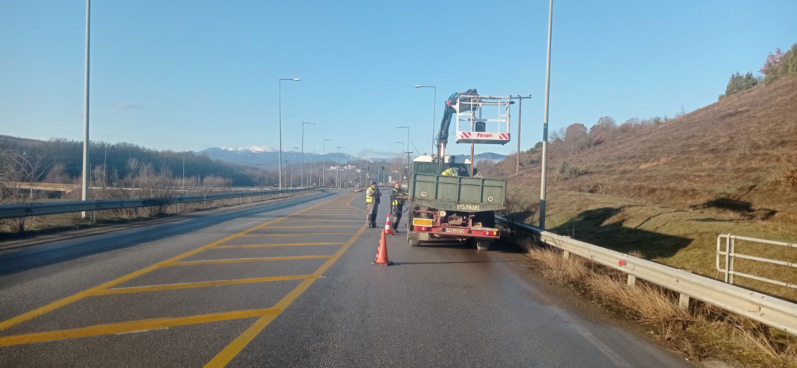<strong>Ολοκληρώθηκε η απομάκρυνση των παλαιών, ανενεργών και  φθαρμένων φωτεινών σηματοδοτών (φανάρια)</strong>