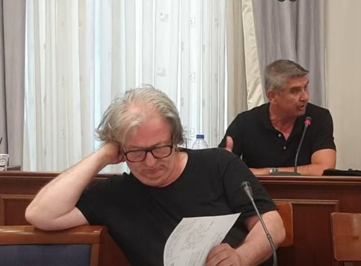 Mετά από τρίωρη συζήτηση στο Δ.Σ. Γρεβενών, με αντιπαραθέσεις, υπό την αιγίδα του Δήμου Γρεβενών τέθηκε η Πολιτιστική Πρόταση του Β. Νικόπουλου» (Βίντεο)