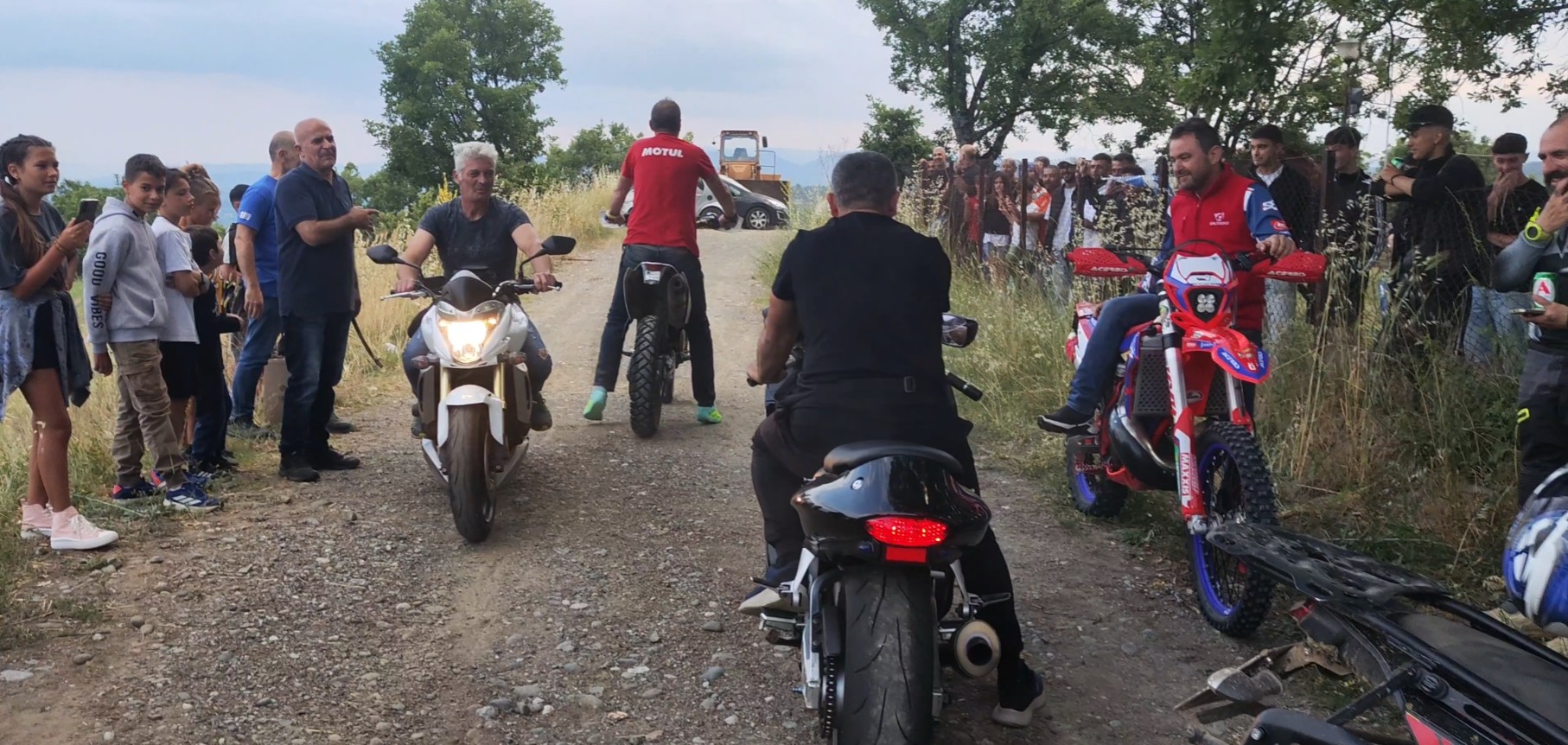 Με μεγάλη επιτυχία πραγματοποιήθηκε για 2η χρόνια η “Ημέρα Μοτοσυκλέτας” στη Ροδιά Γρεβενών!