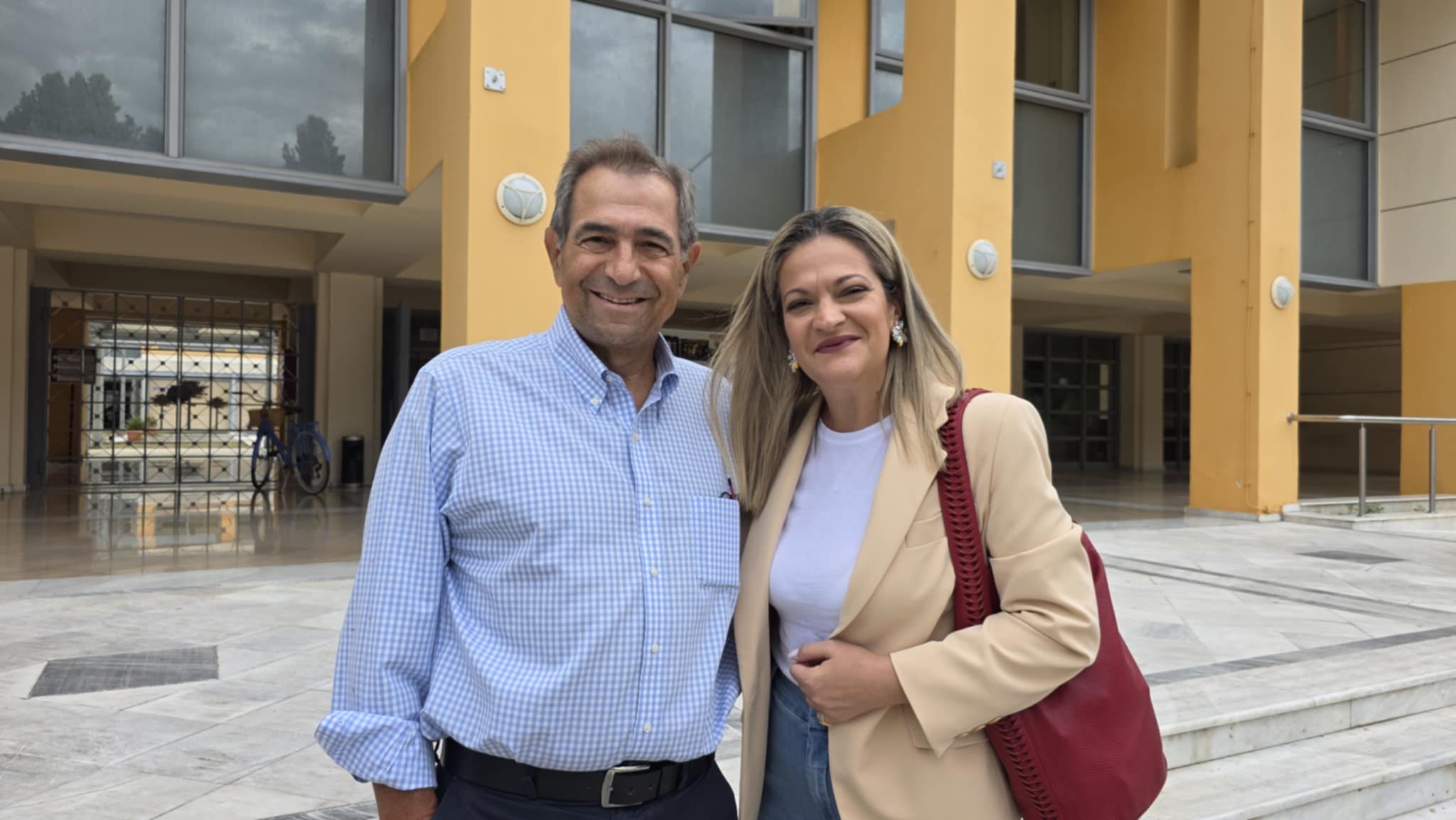 ΠΑ.ΣΟ.Κ-Κίνημα  Αλλαγής: Κλιμάκιο  πολιτικών στελεχών στα Γρεβενά. (βίντεο)