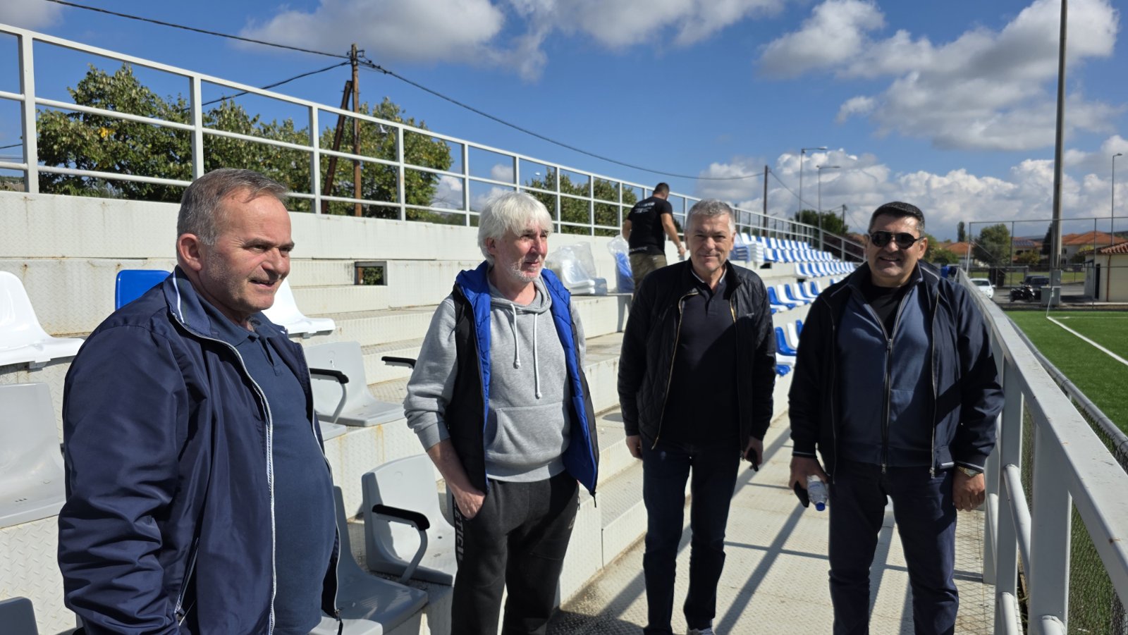 Τοποθέτηση 500 νέων καθισμάτων στις κερκίδες του γηπέδου της ΕΠΣ Γρεβενών (βίντεο -φωτογραφίες)