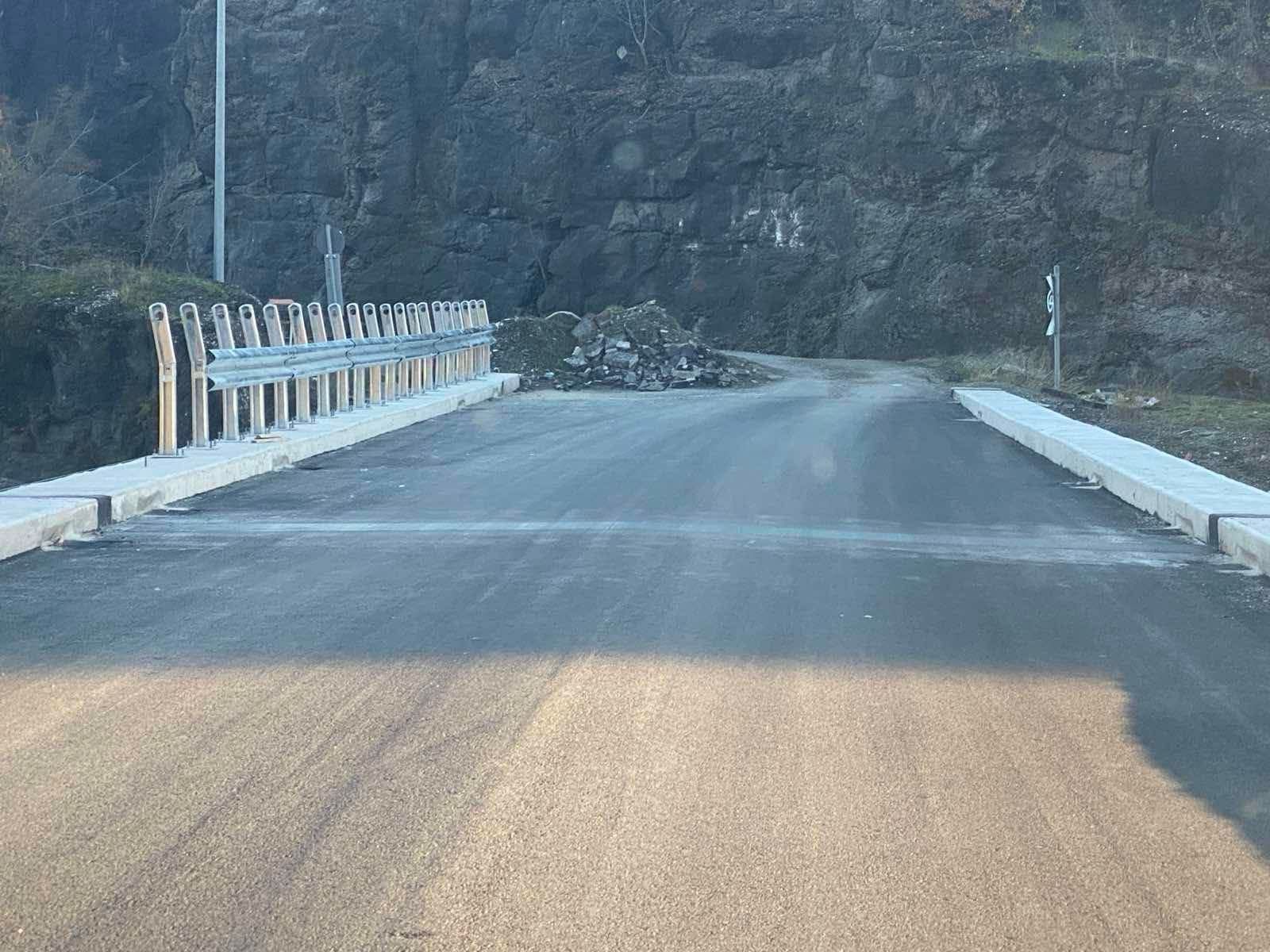 Κανονικά πραγματοποιείται απο σήμερα η διέλευση των οχημάτων στη Γέφυρα του Βενέτικου