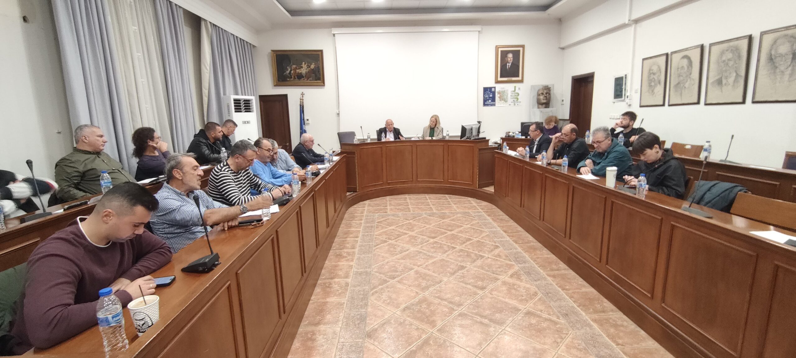 Το Δημοτικό Συμβούλιο Γρεβενών στηρίζει τον αγώνα και τα δίκαια αιτήματα των αγροτών.