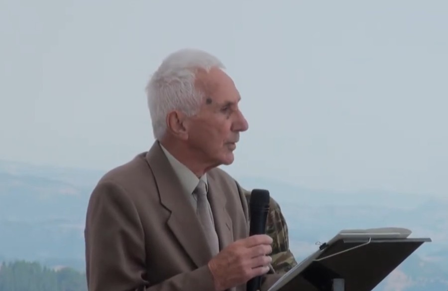 Στον δάσκαλο μου με αγάπη.