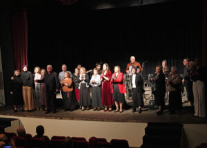 Συννεφιασμένη Κυριακή και Πέφτουν της βροχής οι στάλες…