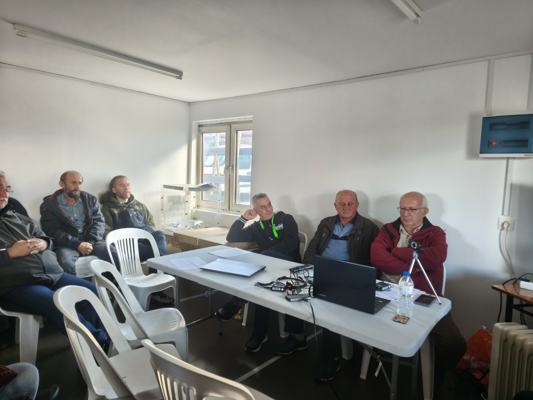 Καλαμίτσι Γρεβενών: «Βροντερό» ΟΧΙ στην εγκατάσταση κοντέινερ μπαταριών αποθήκευσης ηλεκτρικής ενέργειας – ΨΗΦΙΣΜΑ ΓΕΝΙΚΗΣ ΣΥΝΕΛΕΥΣΗΣ