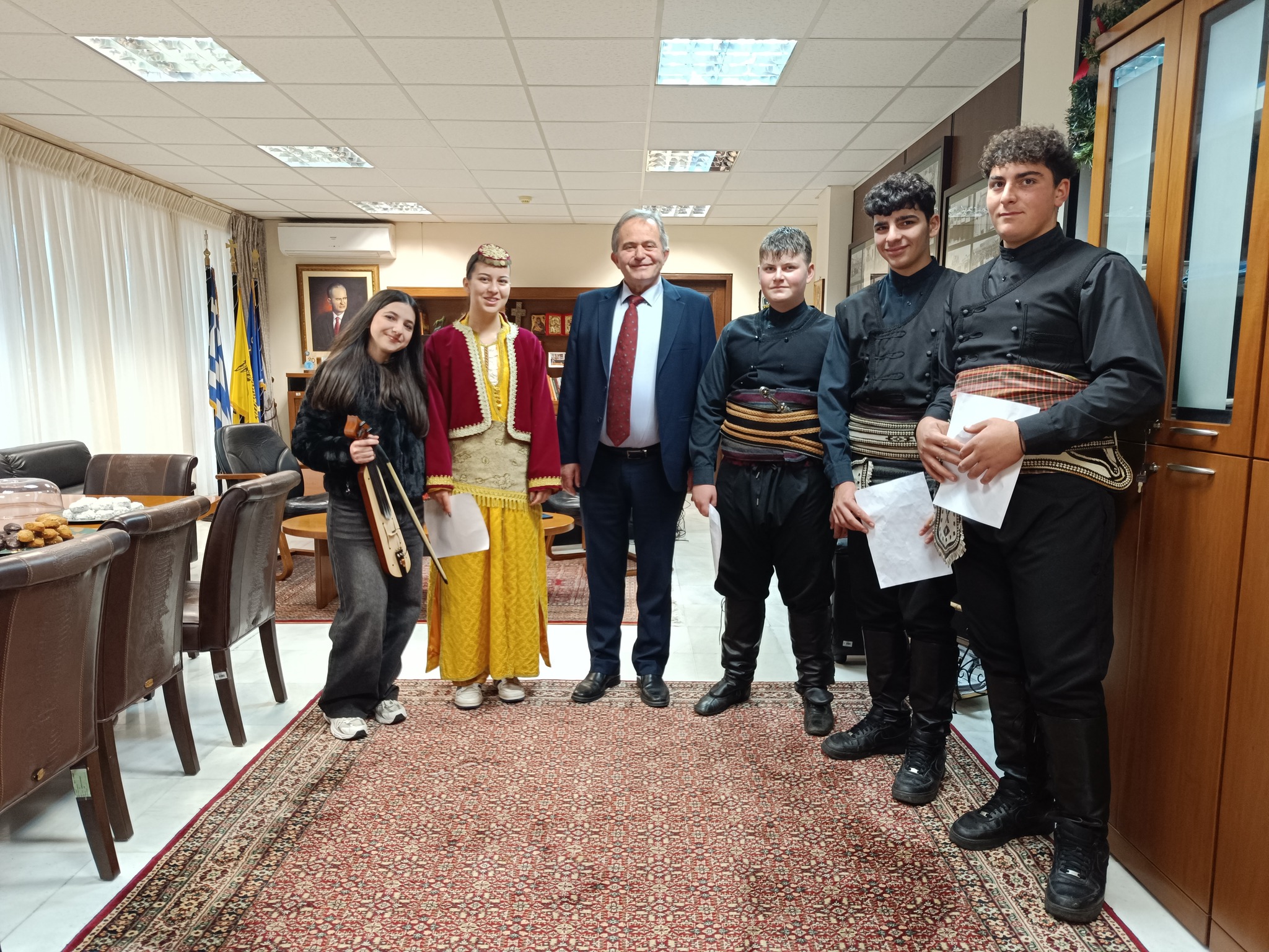 Χριστουγεννιάτικα κάλαντα και ευχές  στο Διοικητήριο