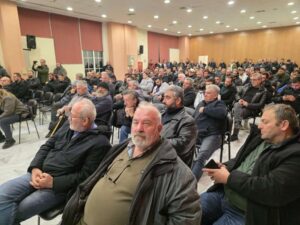 Σύσκεψη αγροτών απ όλη τη Δυτική Μακεδονία στο Εκθεσιακό Κέντρο των Κοίλων, με στόχο τον πλήρη συντονισμό των ενεργειών και τον καθορισμό του τρόπου κινητοποίησης (Βίντεο & Φωτογραφίες)