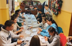 Συμμετοχή των εφηβικών ομάδων της Ι.Μητροπόλεως στην προετοιμασία του Εράνου Αγάπης και στην ημερίδα με θέμα: «Ας μην αφήσουμε τη ζωή μας να γίνει… καπνός ή ατμός»