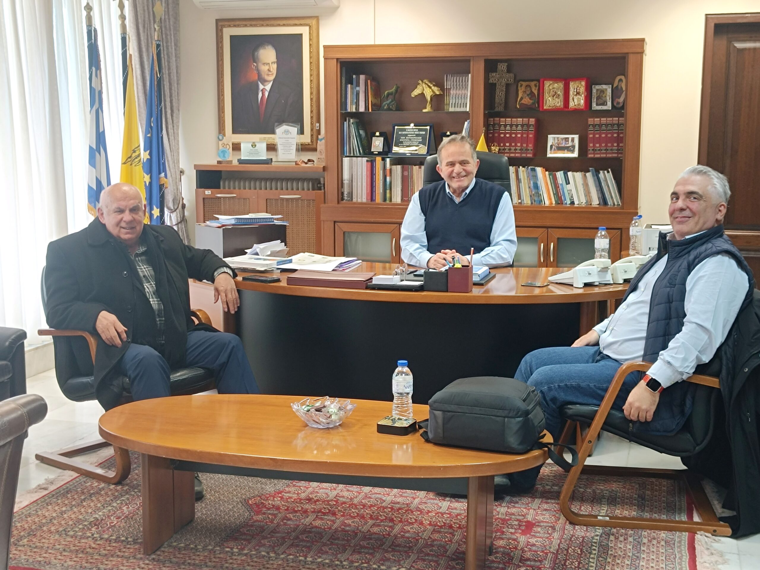 Συνάντηση Αντιπεριφερειάρχη Γρεβενών, Ιωάννη Τσακνάκη με τον καθηγητή του τμήματος Γεωλογίας του Α.Π.Θ, κ. Κωνσταντίνο Βουβαλίδη