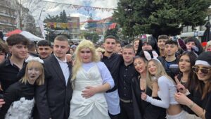 Αποκριάτικη μαν’τάρα: Η αποκριάτικη παρωδία του  Γρεβενιώτικου Γάμου έκλεψε την παράσταση (video)