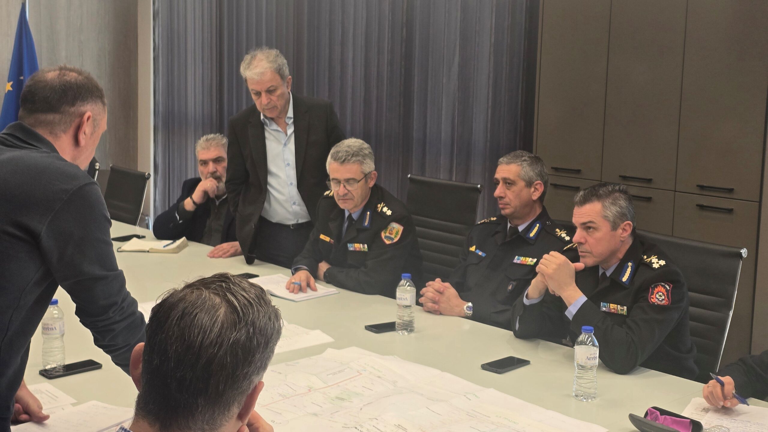 Περιφέρεια Δυτικής Μακεδονίας: Έναρξη εργασιών για τις υποδομές εγκατάστασης εξομοιωτή πυρκαγιάς σε αεροσκάφος στην Σχολή Πυροσβεστών Πτολεμαΐδας