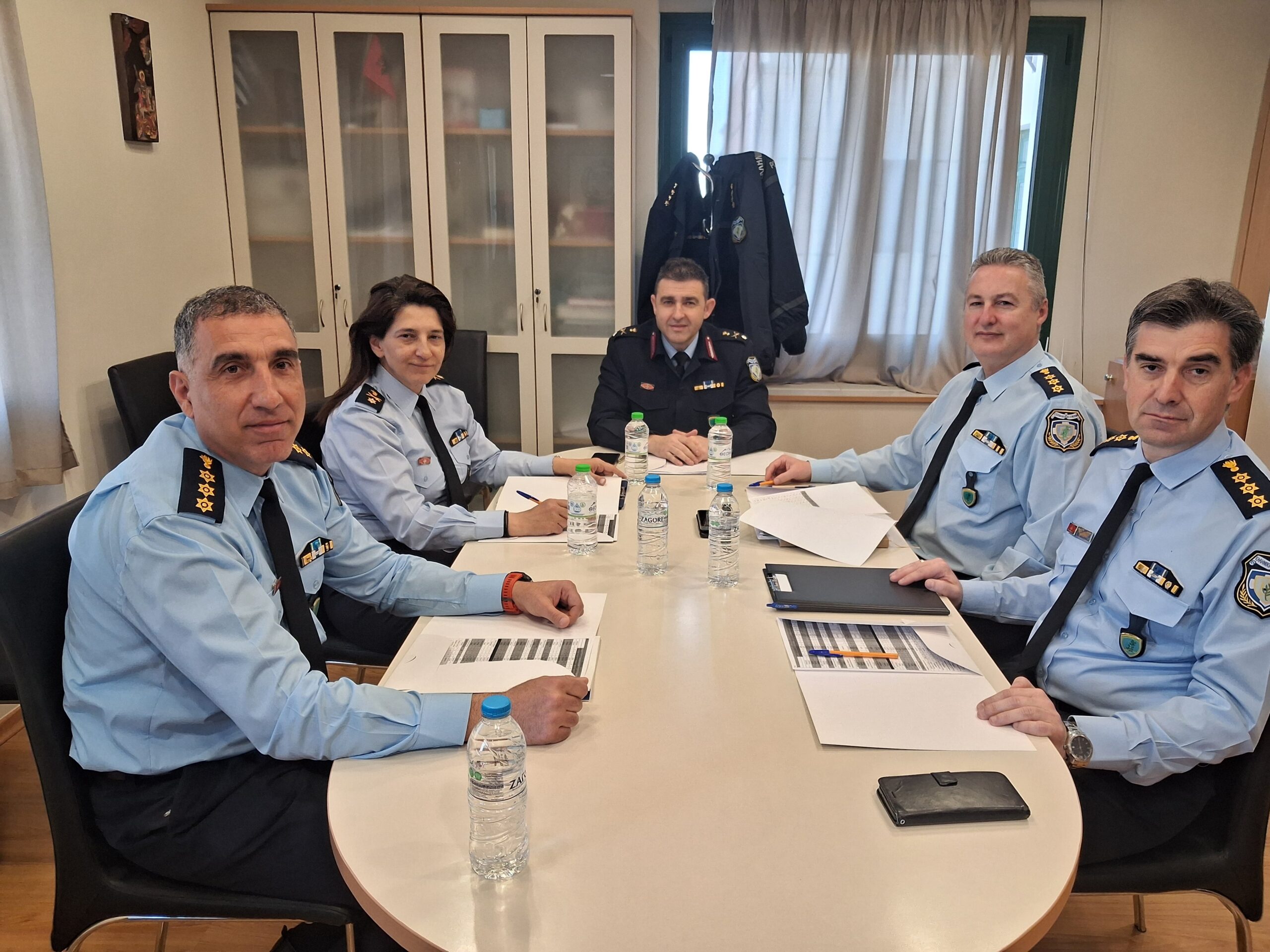 Σύσκεψη για υπηρεσιακά θέματα υπό τον Γενικό Περιφερειακό Αστυνομικό Διευθυντή Δυτικής Μακεδονίας, με τους Διευθυντές των Διευθύνσεων Αστυνομίας Καστοριάς, Κοζάνης, Φλώρινας και Γρεβενών