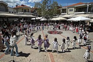 ΑΝΑΒΙΩΣΗ ΤΟΥ ΕΘΙΜΟΥ ΤΩΝ ΛΑΖΑΡΙΝΩΝ ΣΤΗ ΔΕΣΚΑΤΗ