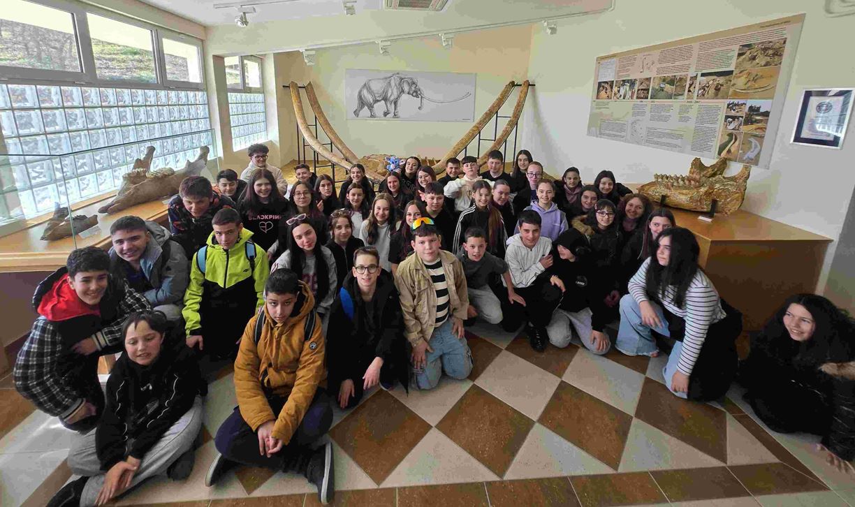 Ξεχωριστή διδακτική εμπειρία – εκδρομή Μουσικού Σχολείου Σιάτιστας, «ταξίδεψαν» εκατομμύρια χρόνια πίσω στο παρελθόν.