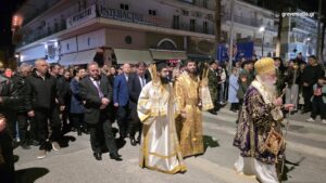 Μεγάλη Παρασκευή σε κλίμα βαθιάς κατάνυξης – Πλήθος πιστών στην περιφορά του Επιταφίου στα Γρεβενά (φωτογραφίες- video)