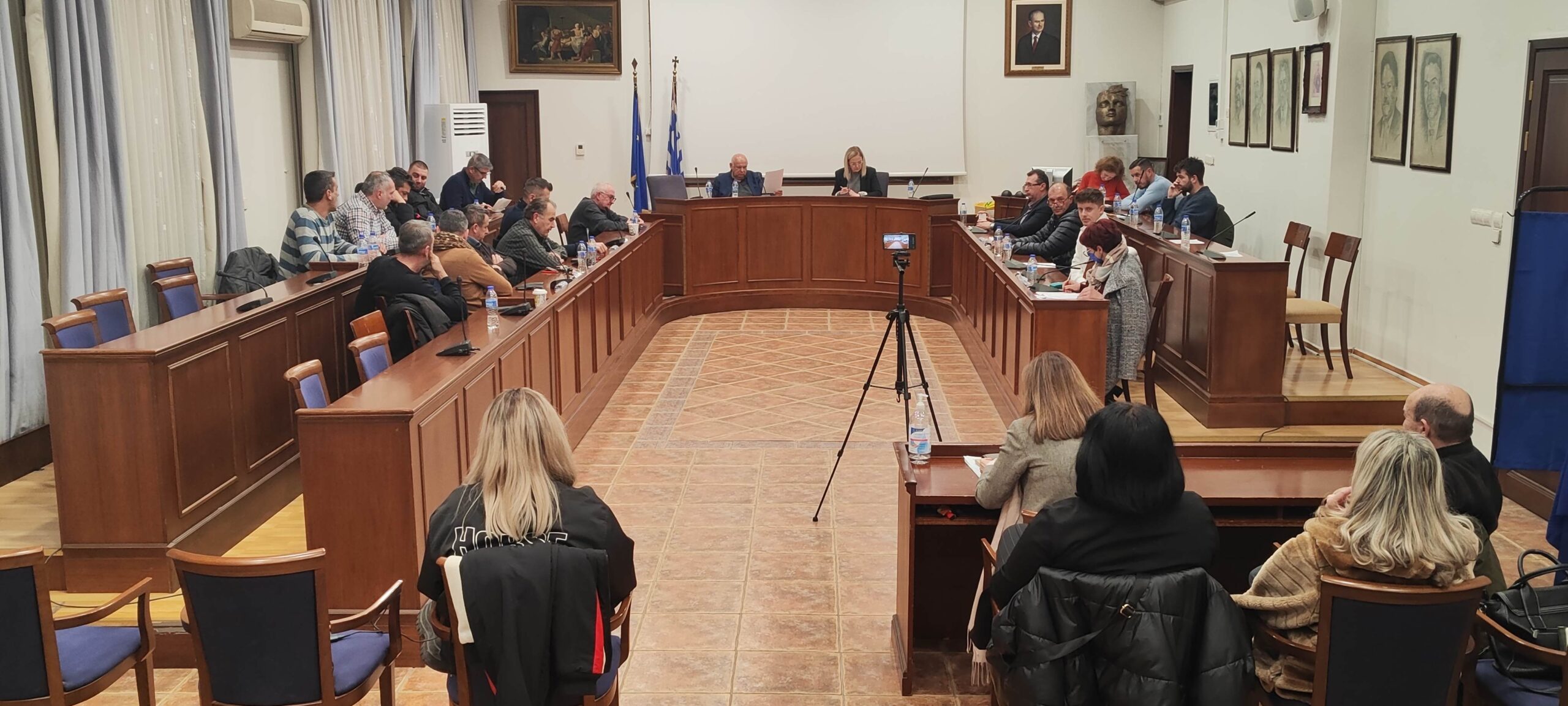 Ομόφωνο ψήφισμα του Δημοτικού Συμβουλίου Γρεβενών για τη στήριξη των εργαζομένων και τη βιωσιμότητα των κοινωνικών δομών.