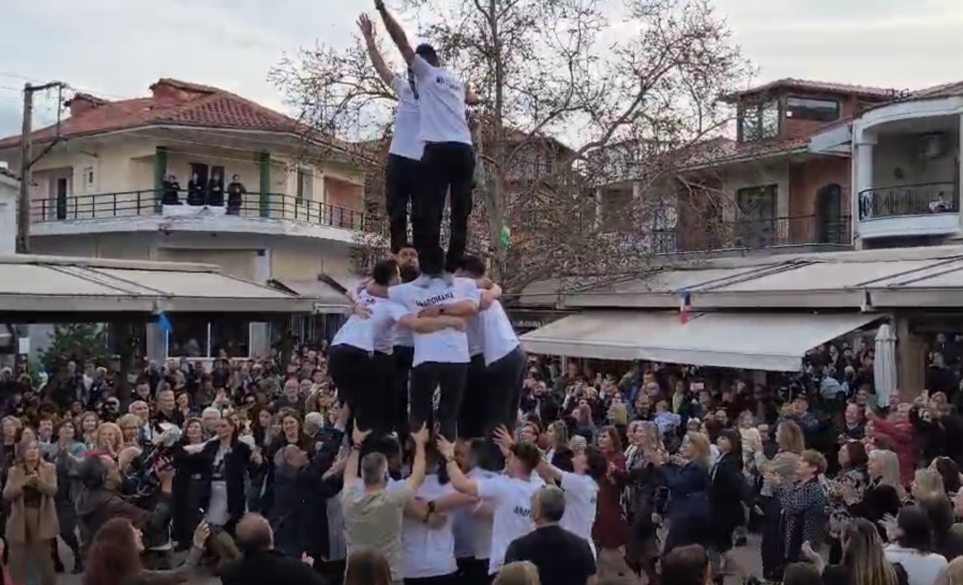 Πραγματοποιήθηκε με επιτυχία, το απόγευμα της Παρασκευής 17/4, το έθιμο της «Ανδρομάνας» στη Δεσκάτη Γρεβενών