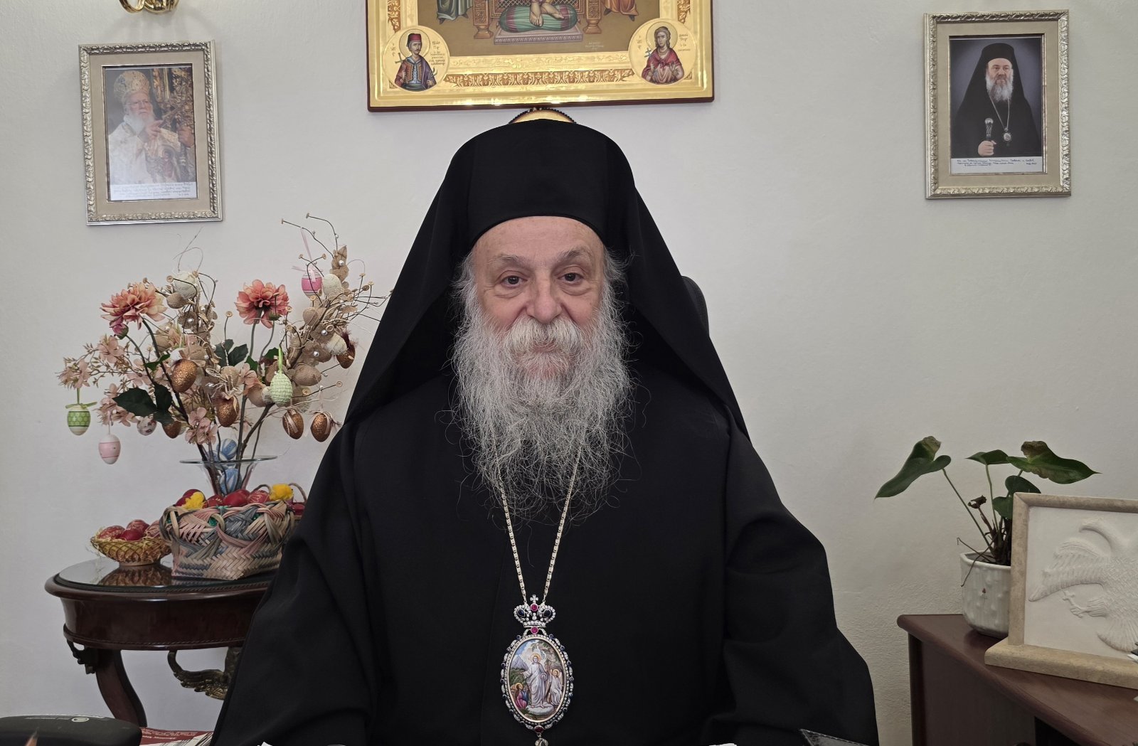 «Ἀναστάσεως ἡμέρα λαμπρυνθῶμεν λαοί».