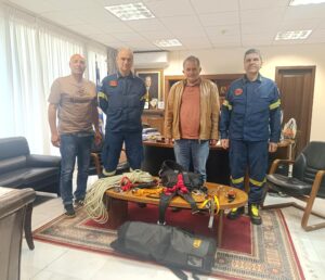 Δωρεά εξοπλισμού τεχνικής διάσωσης από την Περιφερειακή Ενότητα Γρεβενών προς την Πυροσβεστική Υπηρεσία Γρεβενών.