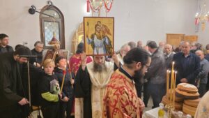 Ο Πανηγυρικός Εσπερινός στο παρεκκλήσιο του Αγίου Χριστοφόρου στα Γρεβενά