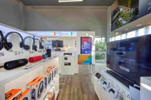 TechLiving Zone: Προϊόντα ενέργειας και τεχνολογίας στα καταστήματα ΔΕΗ