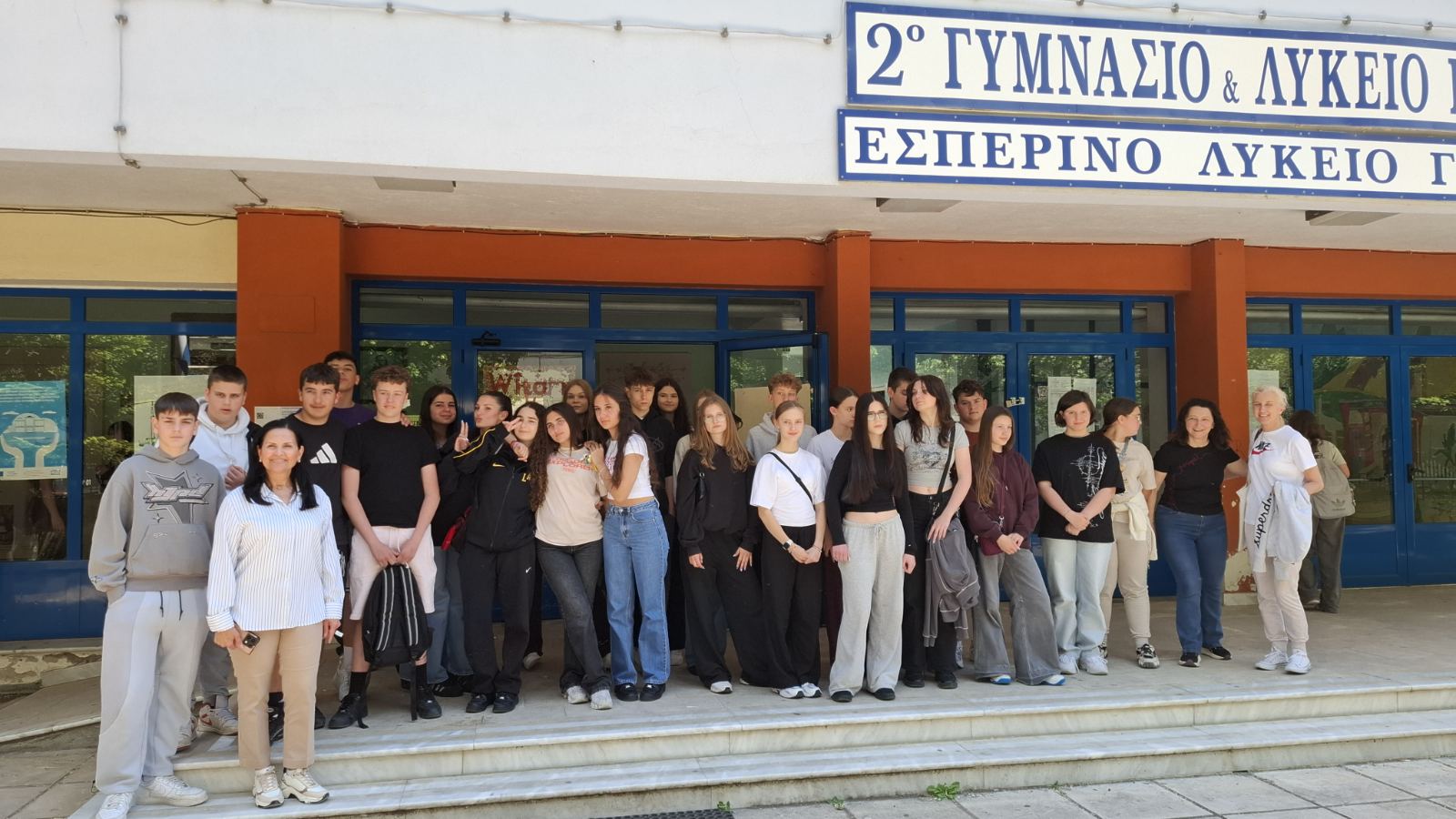 ΥΠΟΔΟΧΗ ΜΑΘΗΤΩΝ ΚΑΙ ΕΚΠΑΙΔΕΥΤΙΚΩΝ ΑΠΟ ΤΗΝ ΠΟΛΩΝΙΑ ΚΑΙ ΤΗ ΣΛΟΒΑΚΙΑ ΑΠΟ ΤΟ2ο ΓΥΜΝΑΣΙΟ ΓΡΕΒΕΝΩΝ