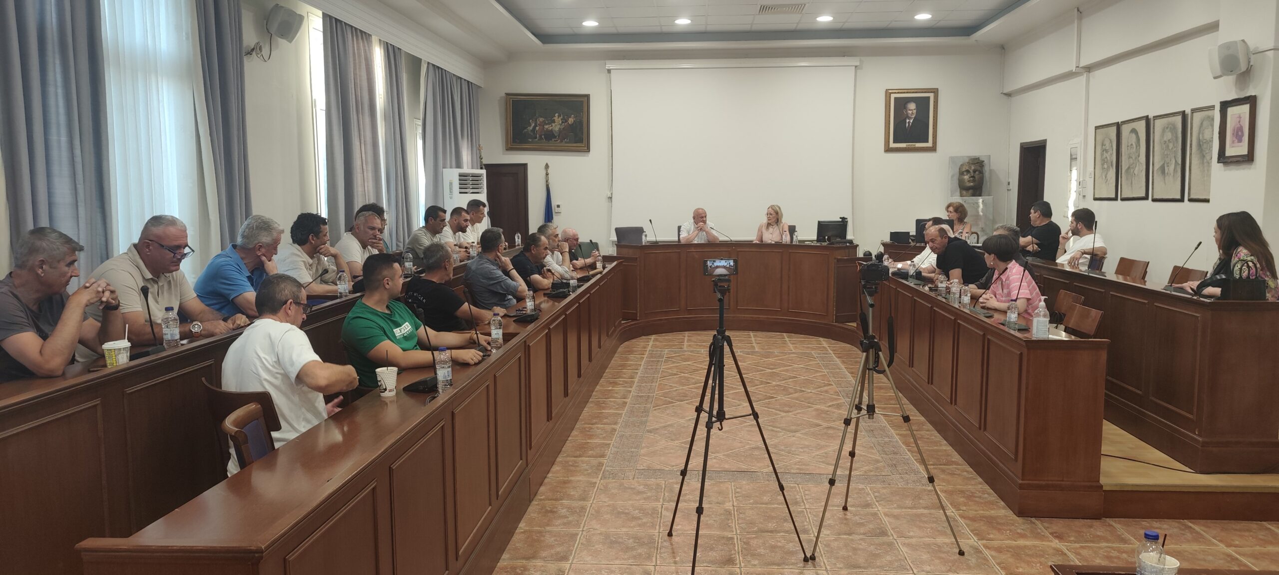 Ολοκληρώθηκαν οι δημαιρεσίες στον Δήμο Γρεβενών.  -Επανεξελέγη Πρόεδρος του Δημοτικού Συμβουλίου η Ιφιγένεια Μπαρλαγιάννη.  -Νέα σύνθεση της Δημοτικής Επιτροπής.